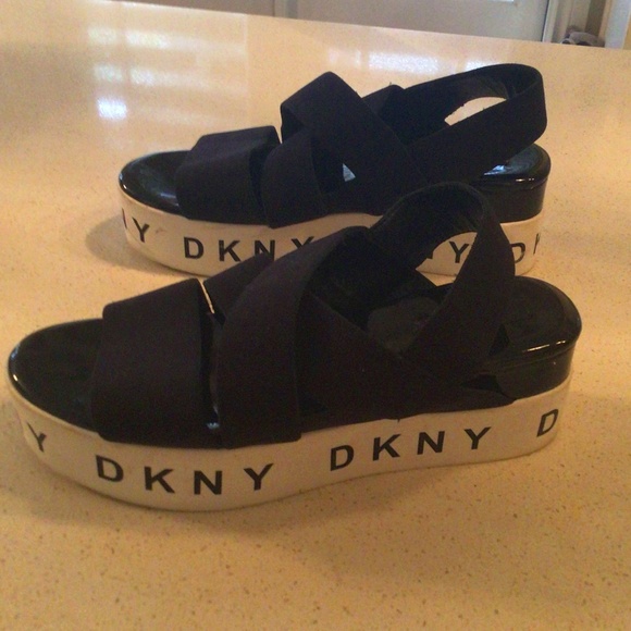 💥 DKNY PLATFORM SANDALS - Picture 1 of 4